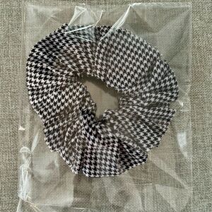 Black and White Houndstooth Scrunchie